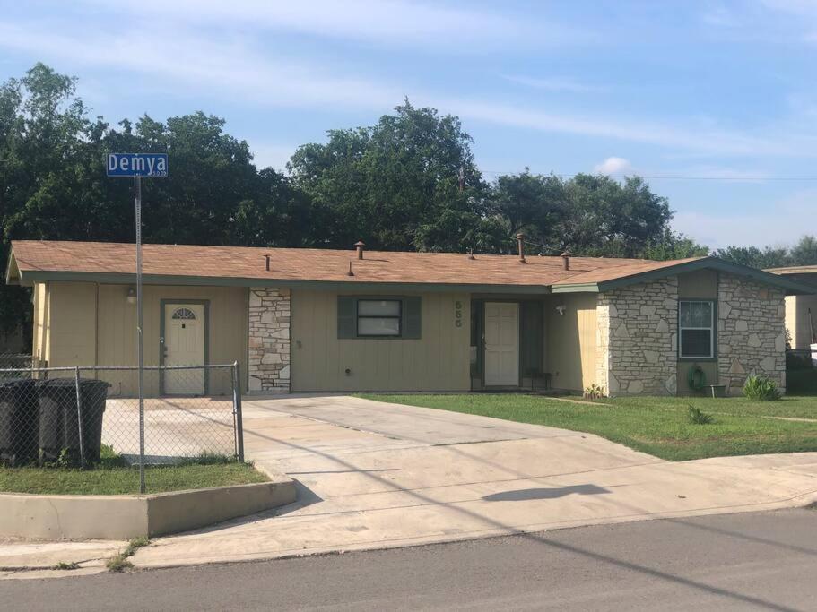 A Smaller Piece Of Heaven, Near By Lackland Afb San Antonio Extérieur photo